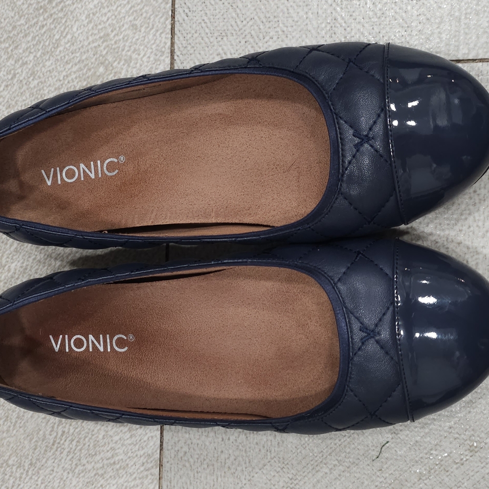 Vionic Blue Quilted Flats with Patent Toe
